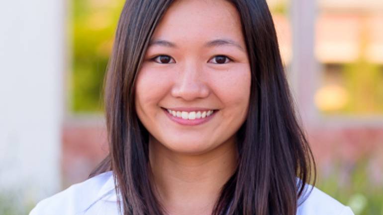 Lauren Uchiyama receives 2022 CAP Distinguished Medical Student Award